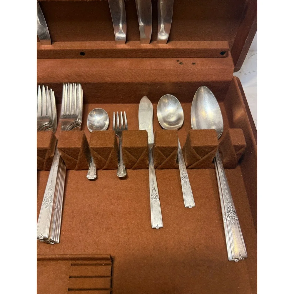 Vintage Silver Plated Flatware Set 36pc Floral Pattern Naken Tarnish Proof Chest
